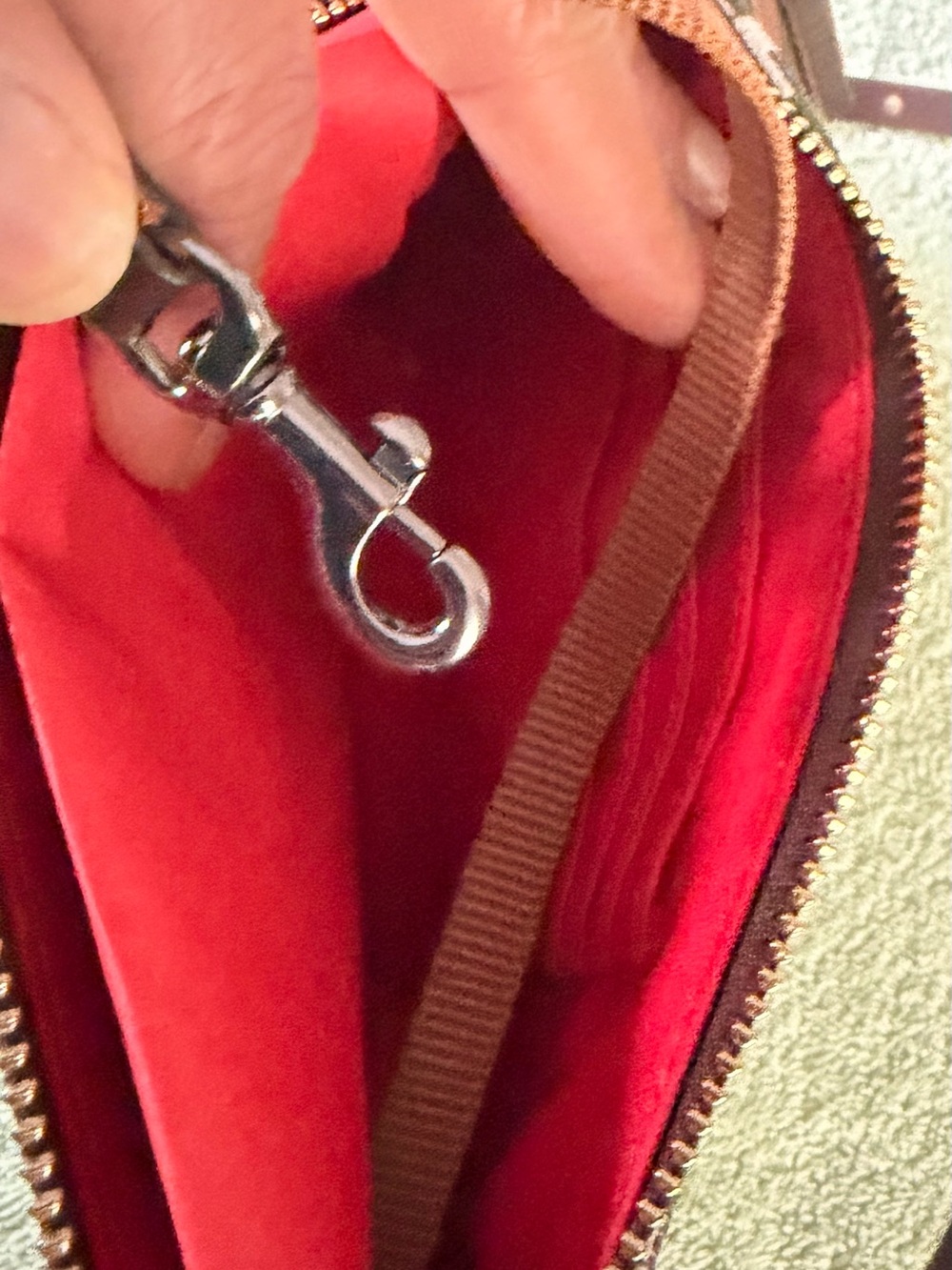Dooney & Bourke Green and White Houndstooth Crossbody Bag - Picture 5 of 8